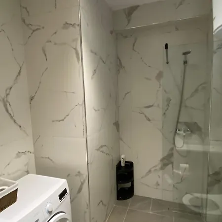 Tirana Stay Suites טיראנה